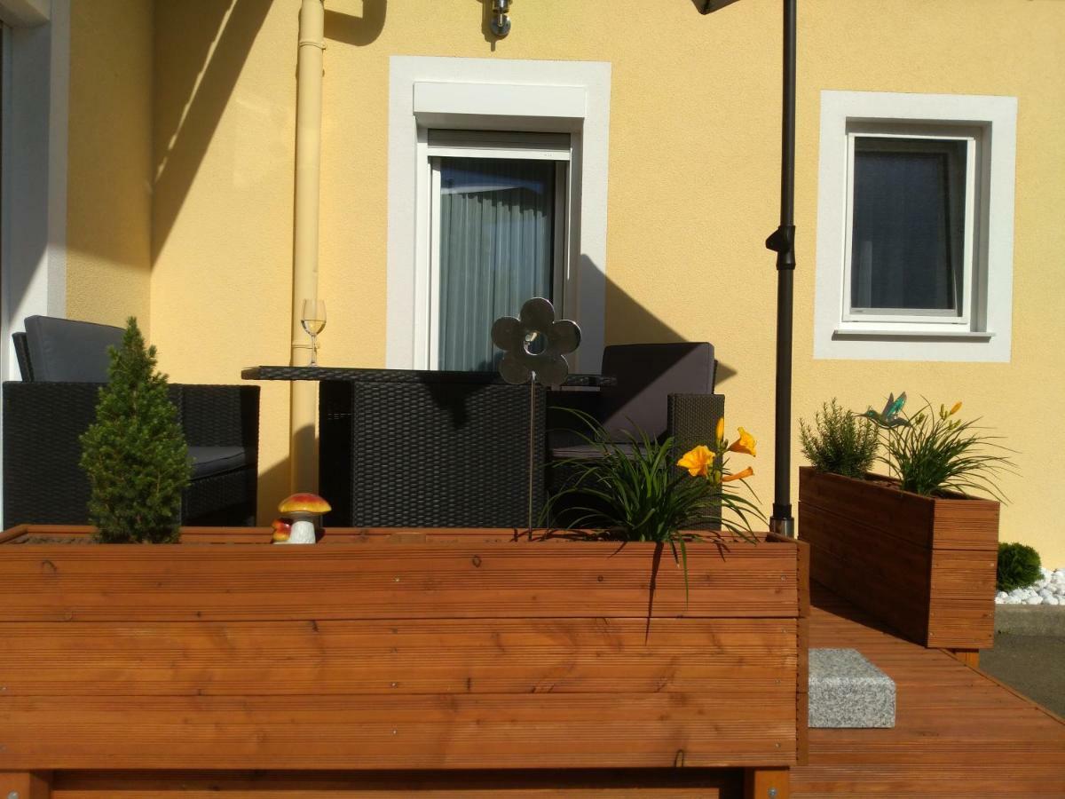 Ferienwohung Fam. Fink Apartment Riegersburg Exterior photo